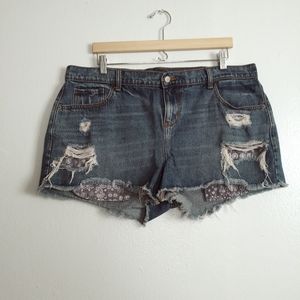 Old Navy Boyfriend 16 Regular Blue Distressed Jean Shorts